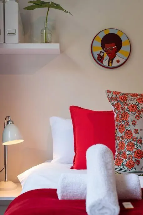 2 Bedroom Apartment Opposite Company Gardens Cape Town