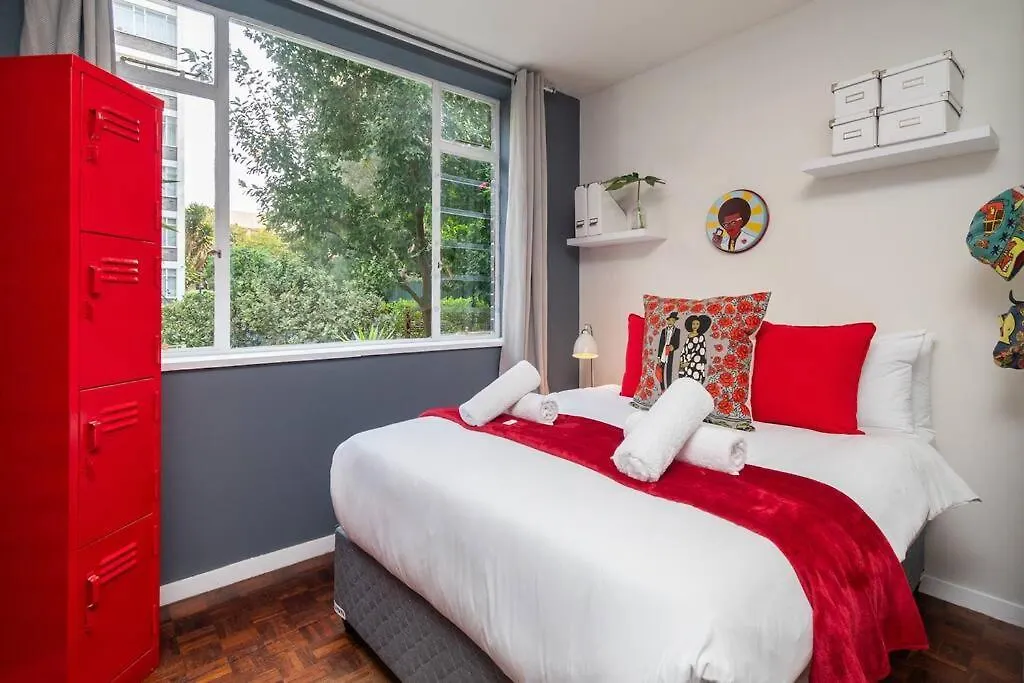 2 Bedroom Apartment Opposite Company Gardens Cape Town 0*,