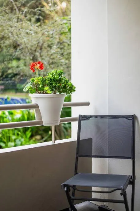 2 Bedroom Apartment Opposite Company Gardens Cape Town 0*,  South Africa