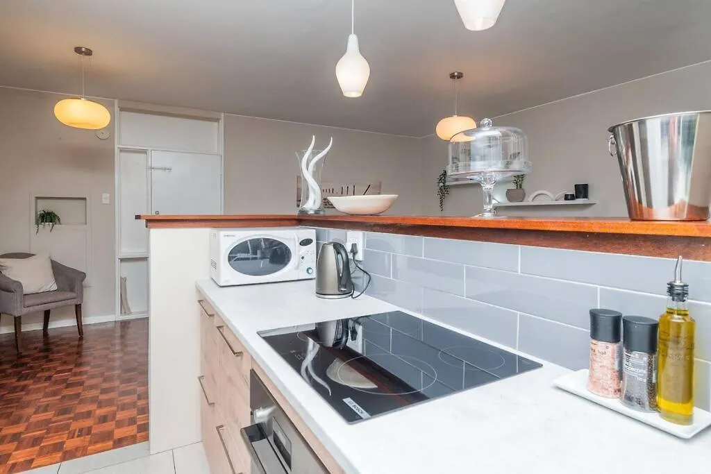 2 Bedroom Apartment Opposite Company Gardens Cape Town