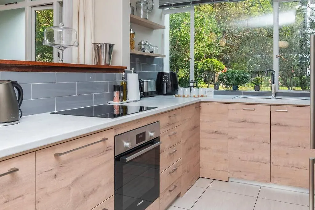 2 Bedroom Apartment Opposite Company Gardens Cape Town